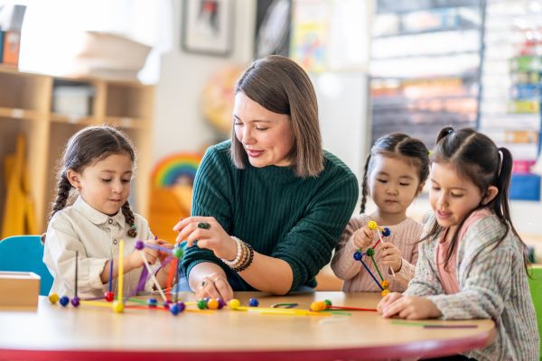 capa do artigo Quanto Ganha uma Professora de Creche